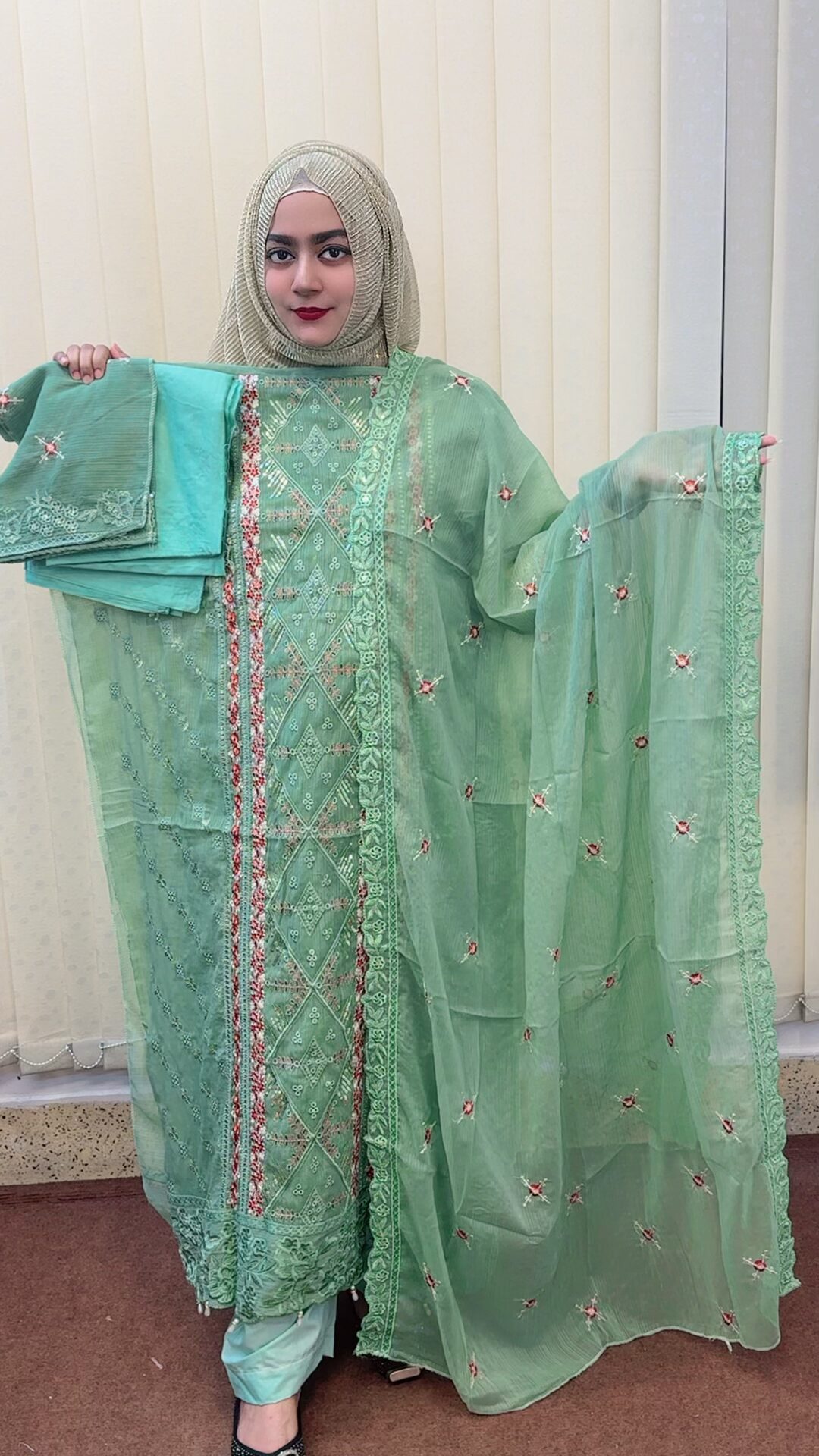 LUXARY UNSTICHED PARTY DRESS - Image 3
