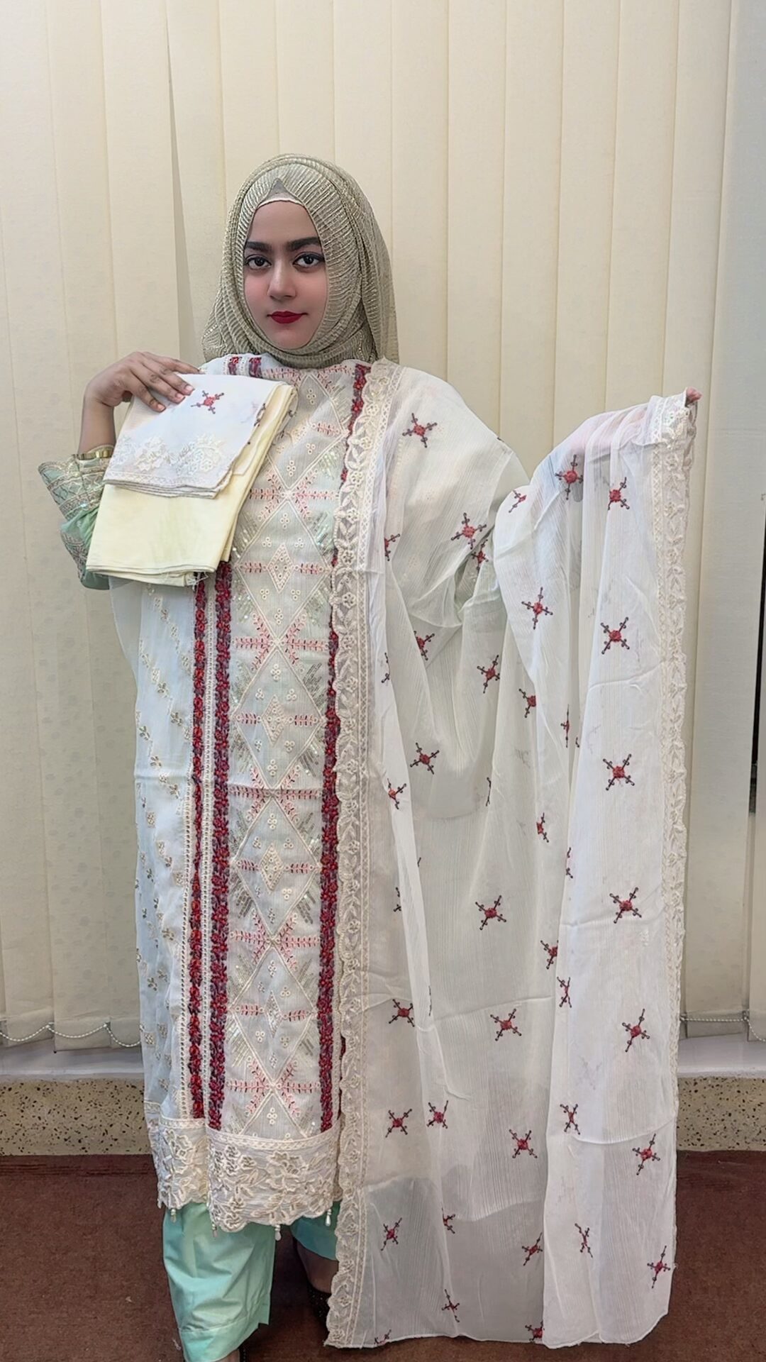 LUXARY UNSTICHED PARTY DRESS - Image 2
